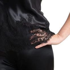 Seiden-Longtop JARDIN Von Marjolaine 18 Seiden-Longtop JARDIN Von Marjolaine -Modische Unterwäsche detail spitze seidentop jardin schwarz marjolaine