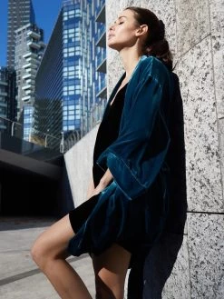 Seide-Viscose Samt Kimono DANY Von Vivis -Modische Unterwäsche kimono kurz v00038 dany blau vivis 2 2