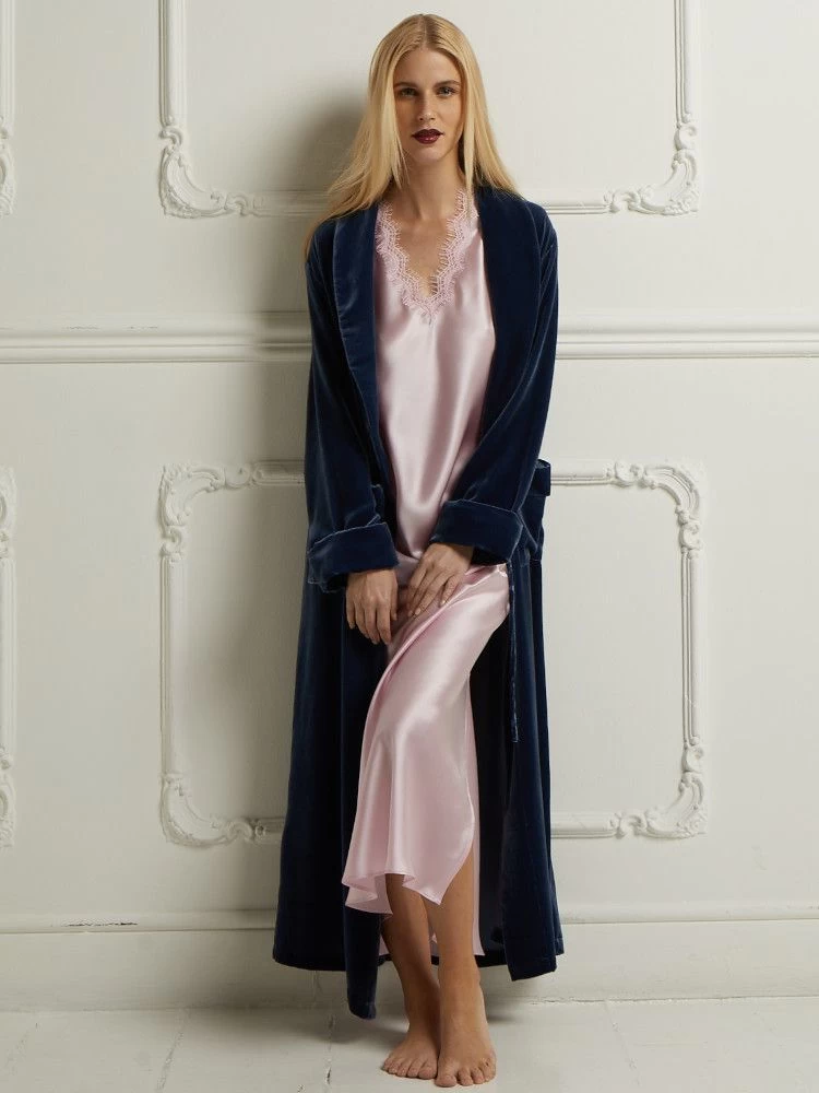 Seide-Viscose Samt Morgenmantel Lang DANIELA Elegant Von Vivis 6 Seide-Viscose Samt Morgenmantel Lang DANIELA Elegant Von Vivis – Bild 4