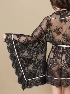 Kurzer Spitze Kimono FLEUR Schwarz-puder Von Marjolaine -Modische Unterwäsche kurzer spitze kimono fleur 4fle2002 schwarz puder marjolaine