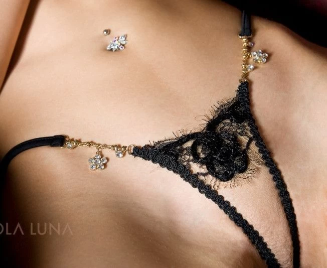 Lola Luna Microstring TOGO MICRO Schwarz-gold 4 Lola Luna Microstring TOGO MICRO Schwarz-gold – Bild 2