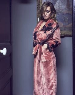 Warmer Hausmantel FREDA Lang Von Marjolaine -Modische Unterwäsche morgenmantel freda tonerde fre2401 2404 marjolaine 1 1