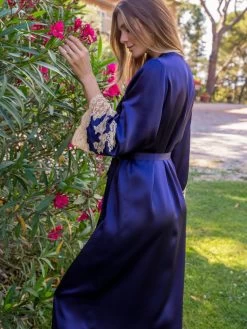 100% Seide Morgenmantel Lang MARJOLIE No. 9 Mit Spitze Marjolaine -Modische Unterwäsche morgenmantel lang marjolie dunkelblau nude 3mar2203 3665 marjolaine 3