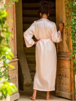 100% Seide Morgenmantel LAURIAN Lang Von Marjolaine -Modische Unterwäsche morgenmantel seide lang rosa laurian 0070 marjolaine 8