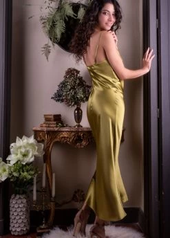 100% Seide Nachtkleid Lang SOIE ODANA Von Marjolaine 21 100% Seide Nachtkleid Lang SOIE ODANA Von Marjolaine -Modische Unterwäsche nachtkleid seide linde goldgruen odana marjolaine 3