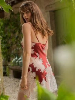 Stretchseide Negligé MELINDA Mit Spitze Marjolaine -Modische Unterwäsche neglige seide melinda 4mel0103 rost rot marjolaine 2 1 1