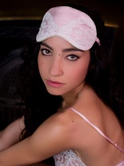 100% Seide Schlafmaske MARJOLIE No. 7 Calais Spitze Marjolaine -Modische Unterwäsche schlafbrille seide rosenquarz marjolie 3mar0701 marjolaine