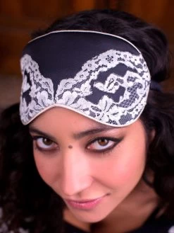 100% Seide Schlafmaske MARJOLIE No. 7 Calais Spitze Marjolaine -Modische Unterwäsche schlafbrille seide schwarz marjolie 3mar0701 marjolaine