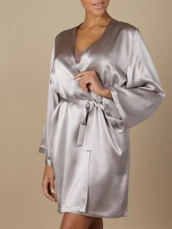 100% Seide Morgenmantel SOIE LASER Kurz Von Marjolaine -Modische Unterwäsche seide morgenmantel laser silber soie unie marjolaine 8 1 1