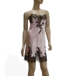 100% Seide Negligé BACCARAT Mit Französischer Spitze Von Marjolaine -Modische Unterwäsche seide neglige baccarat puder rose schwarz marjolaine 1 1