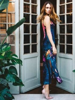 Langes Seidennegligé WINTER GARDEN Von Luna Di Seta -Modische Unterwäsche seide neglige winter garden vlst60548 dunkelblau blumen luna di seta 5 1