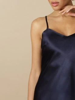 100% Seide Nachtkleid Lang SOIE ODANA Von Marjolaine 29 100% Seide Nachtkleid Lang SOIE ODANA Von Marjolaine -Modische Unterwäsche seide tintenblau oda odon odana soie unie marjolaine