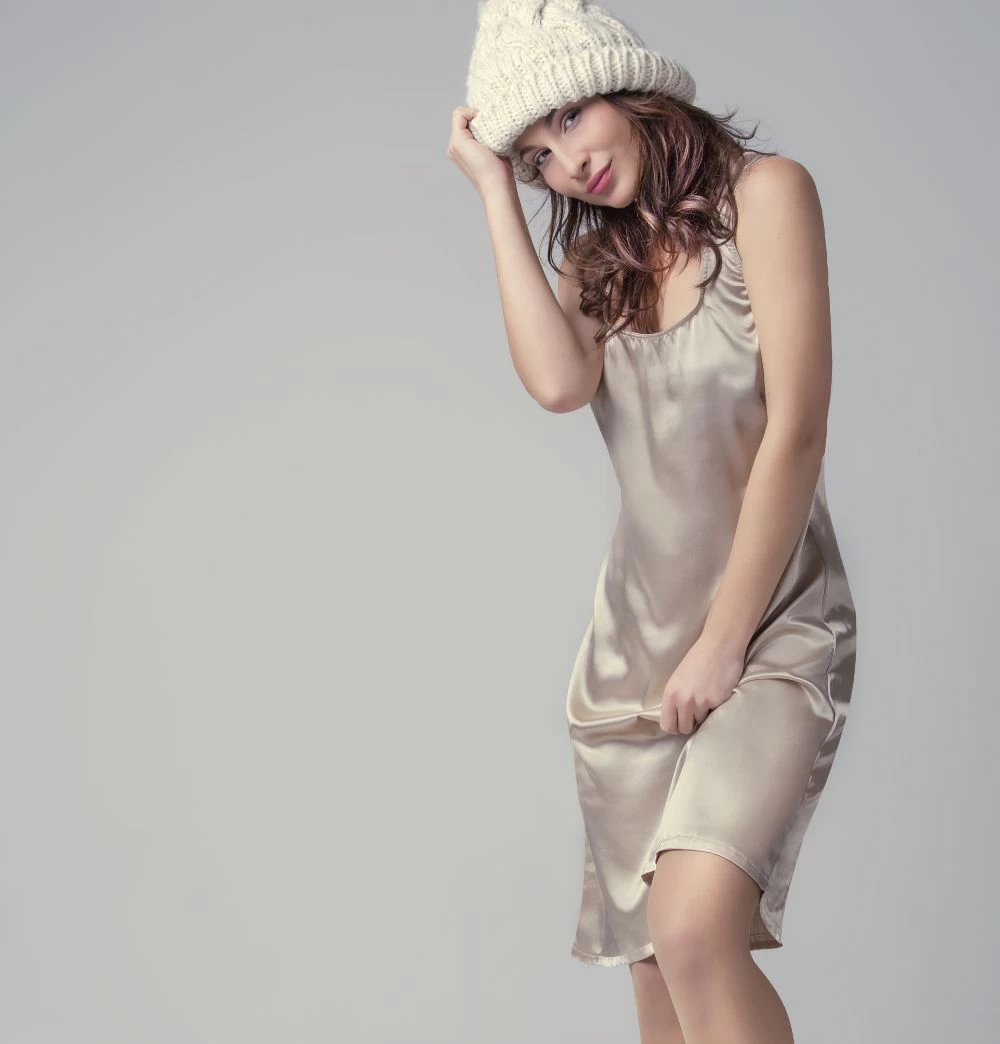 Stretchseide Trägernachthemd PROFUMO D'ORO Von Gattina 4 Stretchseide Trägernachthemd PROFUMO D'ORO Von Gattina – Bild 2